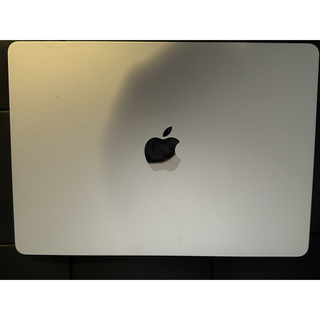 マック(Mac (Apple))のMacBook Air 2022 13インチ メモリ16GB SSD 256GB(ノートPC)