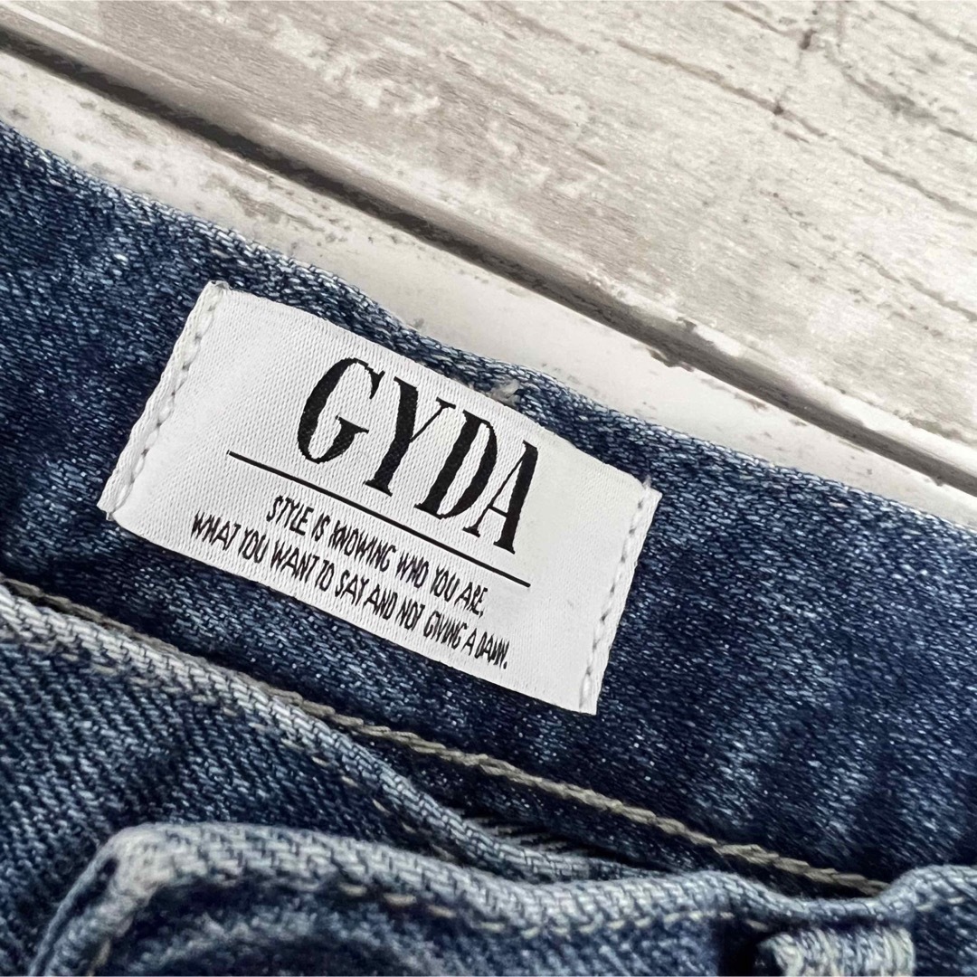 GYDA(ジェイダ)のGYDA SIDE SLIDERデニムショートパンツ レディースのパンツ(ショートパンツ)の商品写真