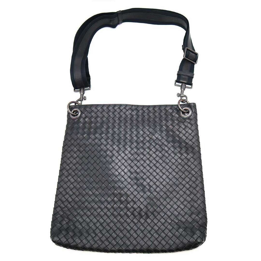 Bottega Veneta(ボッテガヴェネタ)のBOTTEGA VENETA ボッテガヴェネタ イントレチャートレザーショルダーバッグ ブラック  161623 V465C メンズのバッグ(ショルダーバッグ)の商品写真