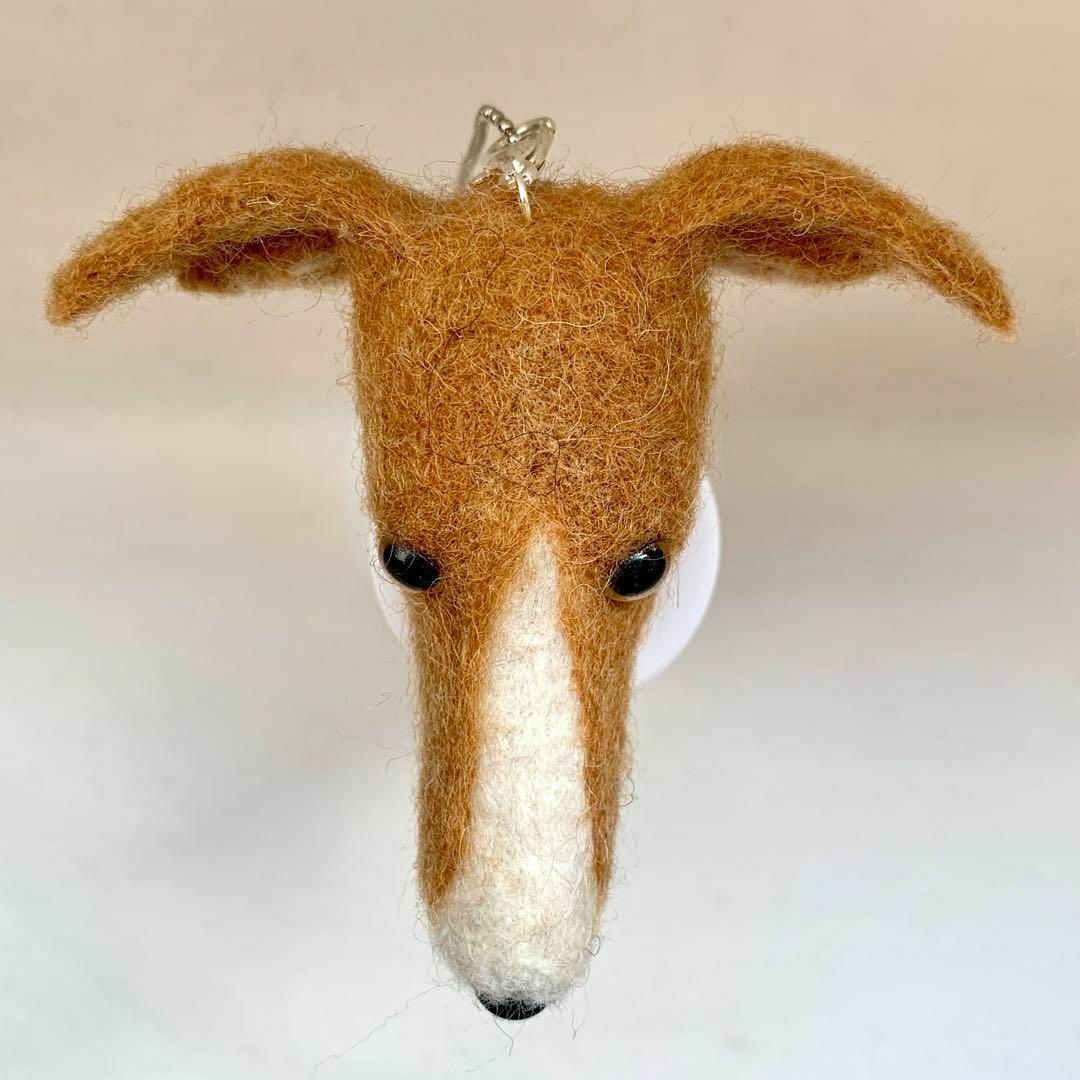 羊毛フエルト チャーム　犬型 イタグレ　ブラウン レッド系&ホワイト ハンドメイドのペット(おもちゃ/ペット小物)の商品写真