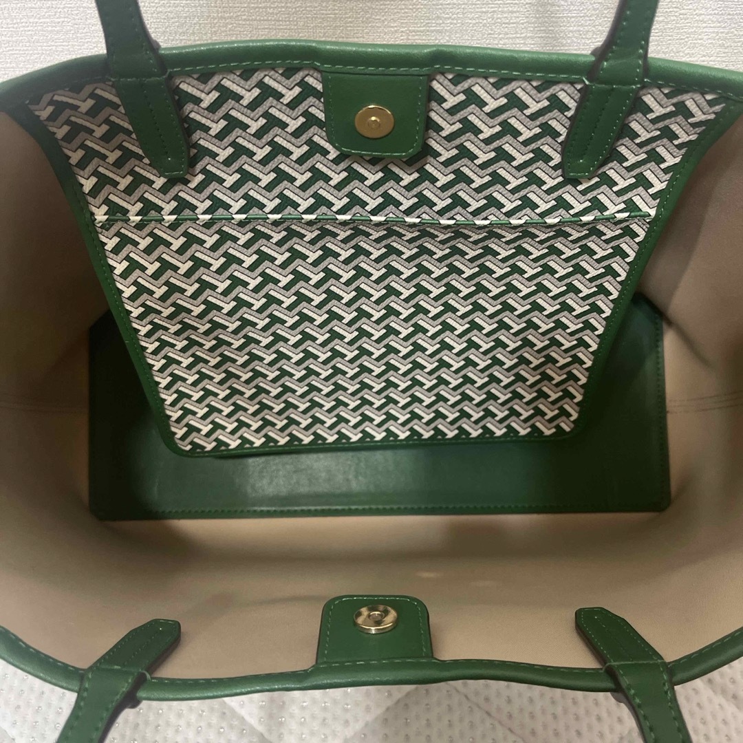 Tory Burch(トリーバーチ)の【はっち４様専用】未使用　トリーバーチ　希少カラー　トートバッグ レディースのバッグ(トートバッグ)の商品写真