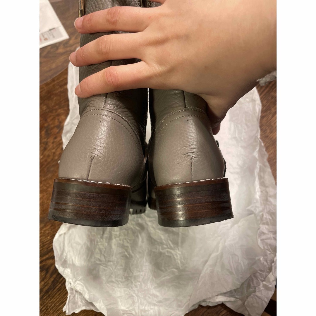 DIANA(ダイアナ)のショートブーツ　グレー　革 レディースの靴/シューズ(ブーツ)の商品写真