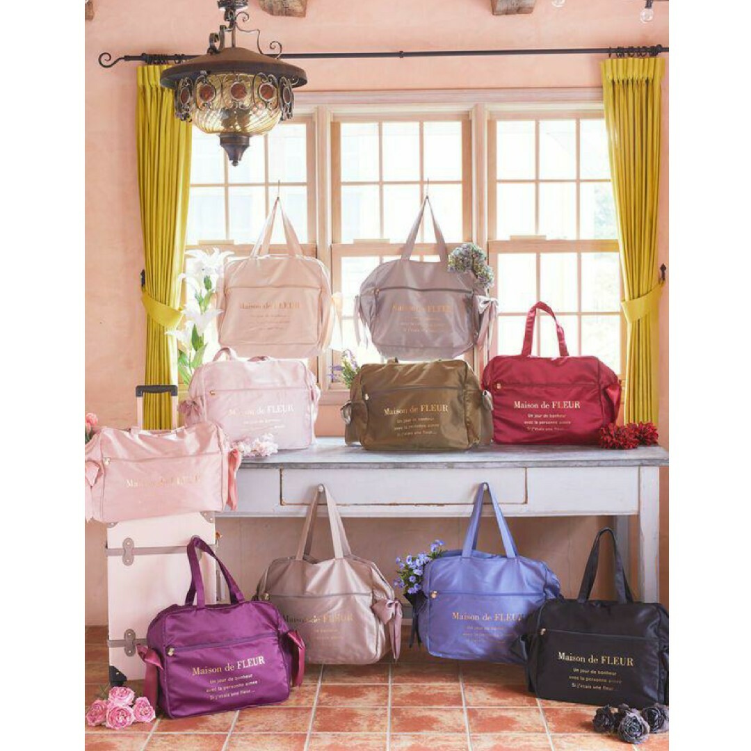 Maison de FLEUR(メゾンドフルール)のメゾンドフルール　サテンキャリーオンバッグ レディースのバッグ(スーツケース/キャリーバッグ)の商品写真