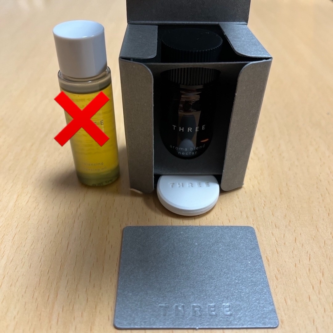 THREE(スリー)のTHREE アロマ ルームフレグランス 4ml  クレンジングオイル コスメ/美容のリラクゼーション(アロマグッズ)の商品写真