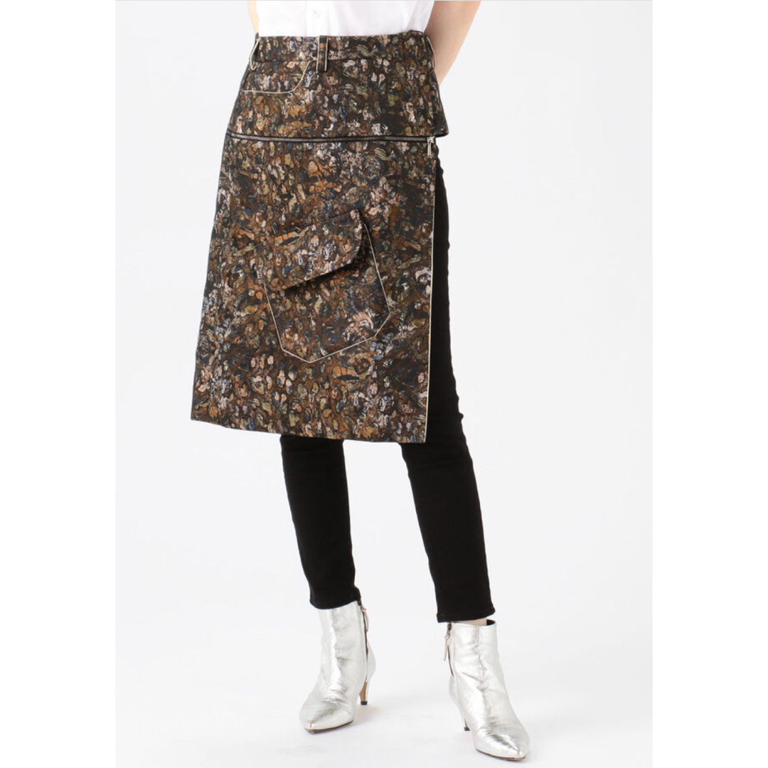 COMME des GARCONS(コムデギャルソン)のDELADA 巻きラップスカートです レディースのスカート(ひざ丈スカート)の商品写真