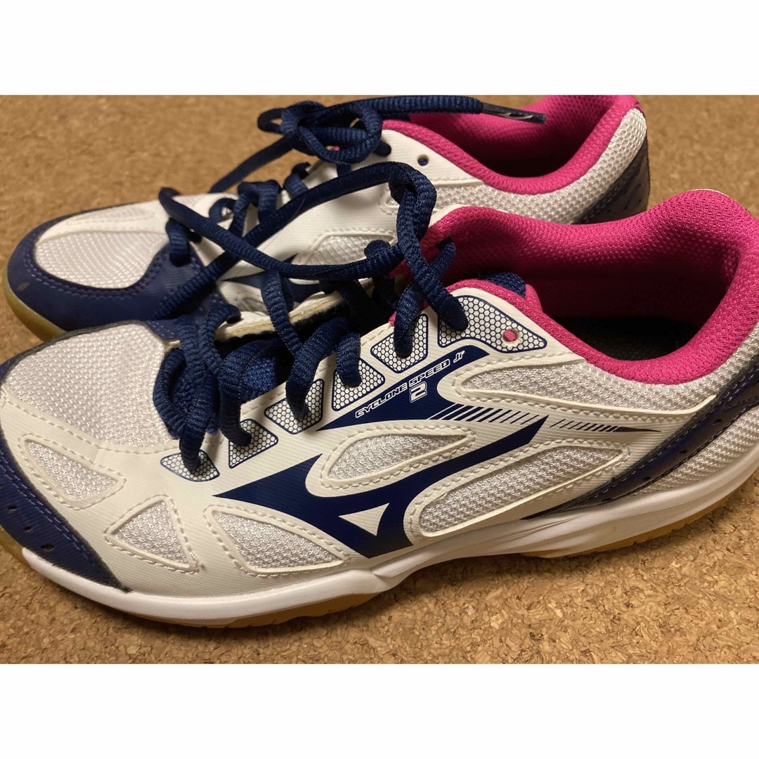 MIZUNO(ミズノ)のバレーボールシューズ23.5cmCYCLONE SPEED Jr2 スポーツ/アウトドアのスポーツ/アウトドア その他(バレーボール)の商品写真