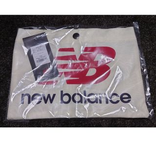 ニューバランス(New Balance)の新品未使用　ニューバランス ショルダーバッグ　白　ホワイト(ボディバッグ/ウエストポーチ)