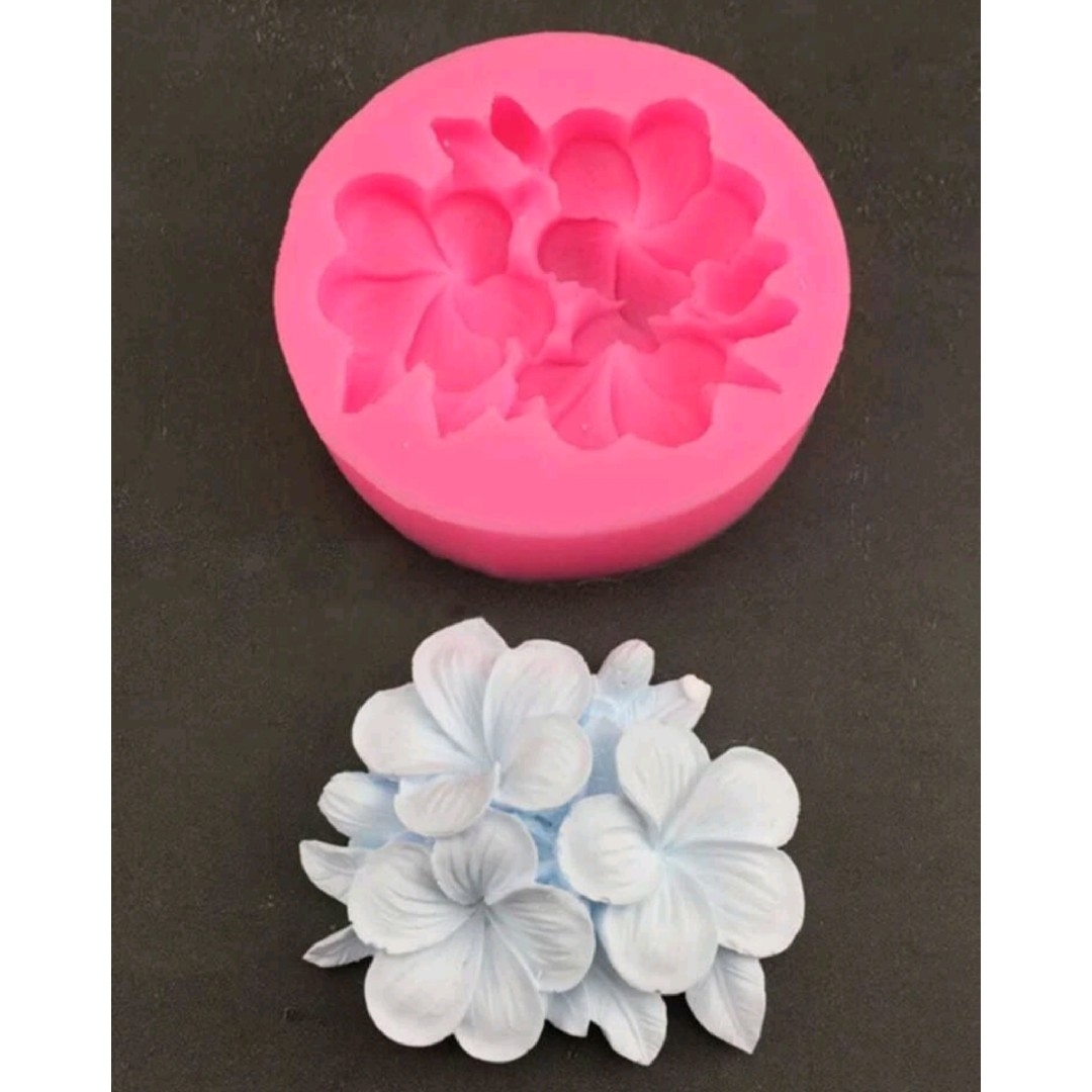 シリコンモールド　プルメリア　キャンドル　キャンドル型　型　花　韓国　道具　立体 ハンドメイドの素材/材料(各種パーツ)の商品写真
