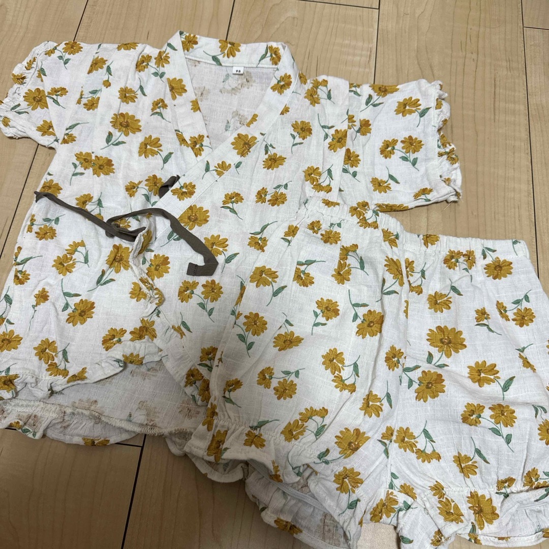 西松屋(ニシマツヤ)の西松屋 花柄 甚平 キッズ/ベビー/マタニティのキッズ服女の子用(90cm~)(甚平/浴衣)の商品写真