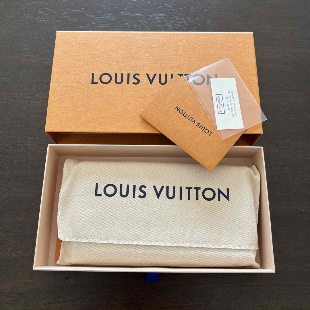 LOUIS VUITTON(ルイヴィトン)のヴィトン/ 長財布 / モノグラム・アンプラント / ポルトフォイユクレマンス レディースのファッション小物(財布)の商品写真