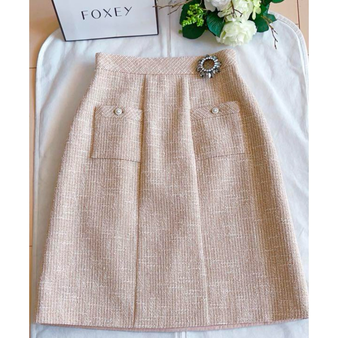 FOXEY(フォクシー)のFOXEY  20万ボクシークロップドスカートスーツ入学入園極美品38 Rene レディースのフォーマル/ドレス(スーツ)の商品写真