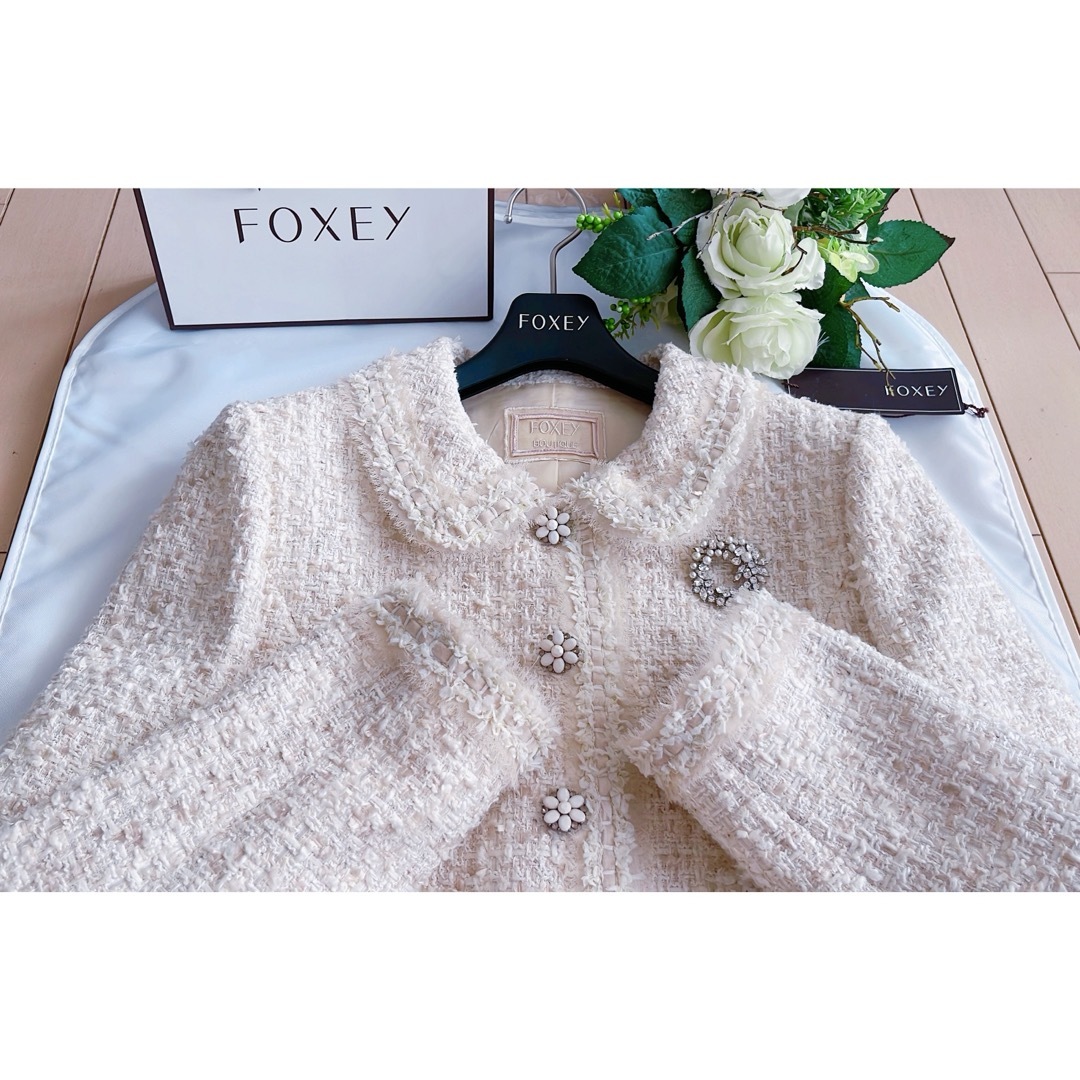 FOXEY(フォクシー)のFOXEY 14万ジュエルツィートジャケット入園、入学40新品同様　Rene レディースのジャケット/アウター(テーラードジャケット)の商品写真