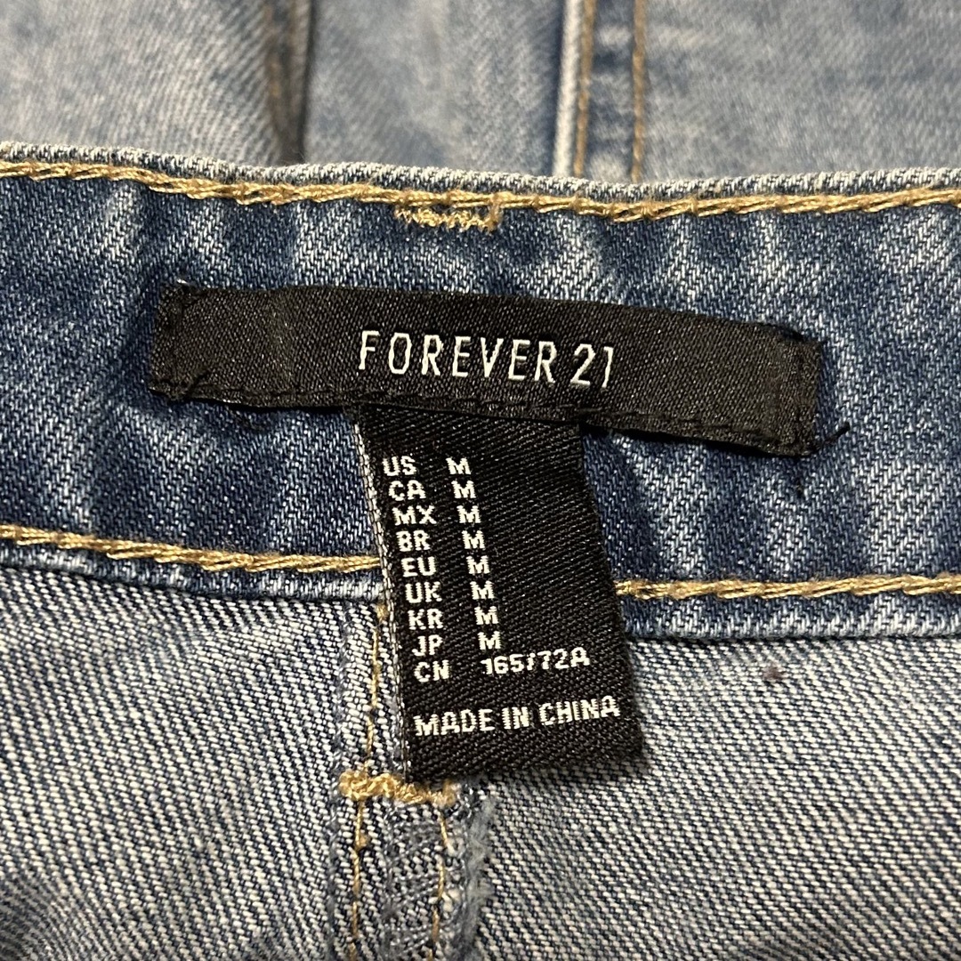 FOREVER 21(フォーエバートゥエンティーワン)のFOREVER21 チェリー刺繍タイトミニスカート レディースのスカート(ミニスカート)の商品写真