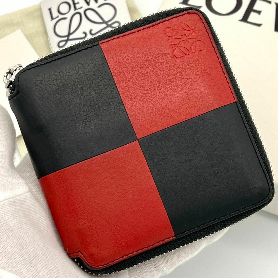 LOEWE(ロエベ)のLOEWE コンパクトジップ スクエアジップウォレット 折財布  赤黒 レディースのファッション小物(財布)の商品写真