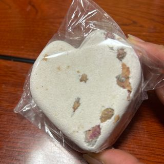 ラッシュ(LUSH)のラッシュ　テイスティートスティー　バスボム(入浴剤/バスソルト)