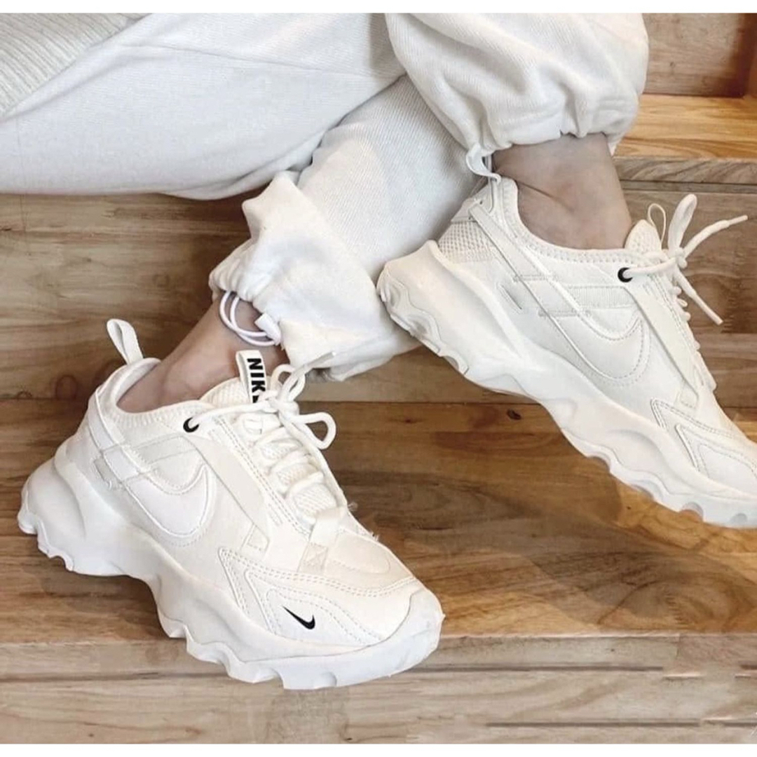 スニーカー NIKE - NIKE TC7900 womens