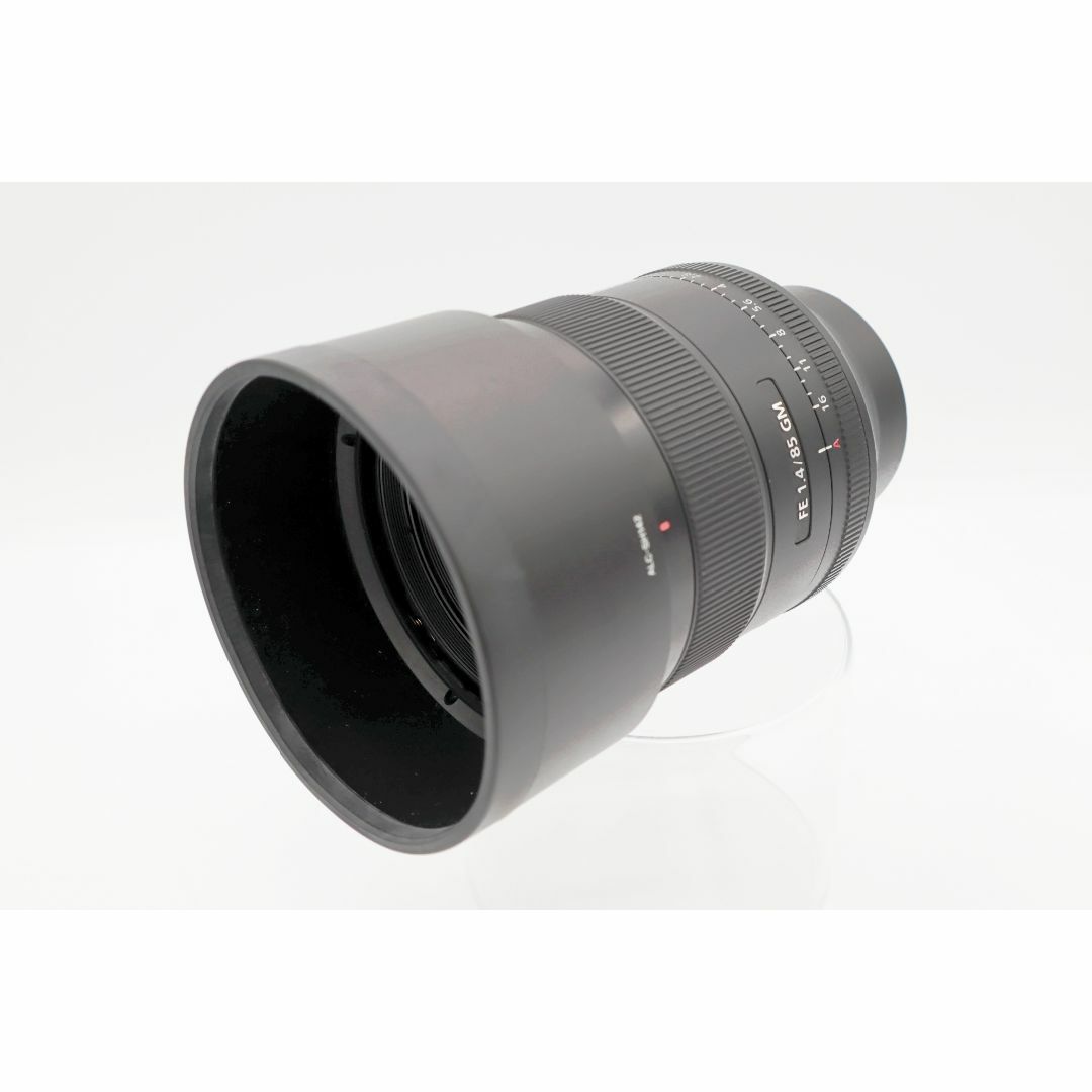 SONY(ソニー)の【美品】SONY FE 85mm F1.4 GM SEL85F14GM スマホ/家電/カメラのカメラ(レンズ(単焦点))の商品写真