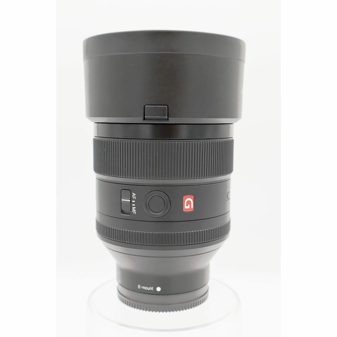 SONY(ソニー)の【美品】SONY FE 85mm F1.4 GM SEL85F14GM スマホ/家電/カメラのカメラ(レンズ(単焦点))の商品写真