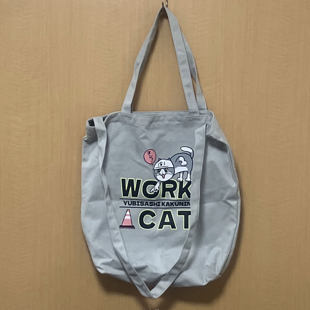 新品　仕事猫　トートバッグ　肩かけバッグ　ショルダーバッグ　グレー　猫　ネコ メンズのバッグ(トートバッグ)の商品写真