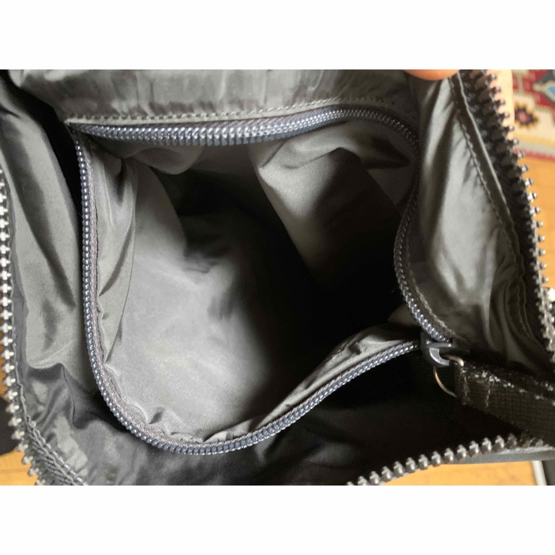 PRADA(プラダ)のPRADAショルダーバッグ　プラダメッセンジャーバッグ メンズのバッグ(メッセンジャーバッグ)の商品写真
