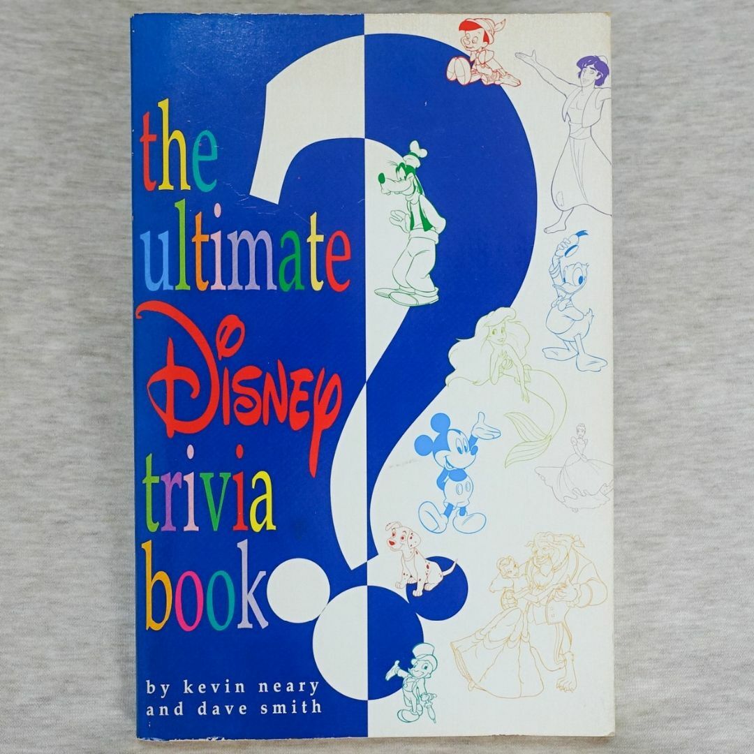 Disney(ディズニー)のディズニートリビアブック Disney Trivia Book エンタメ/ホビーの本(地図/旅行ガイド)の商品写真