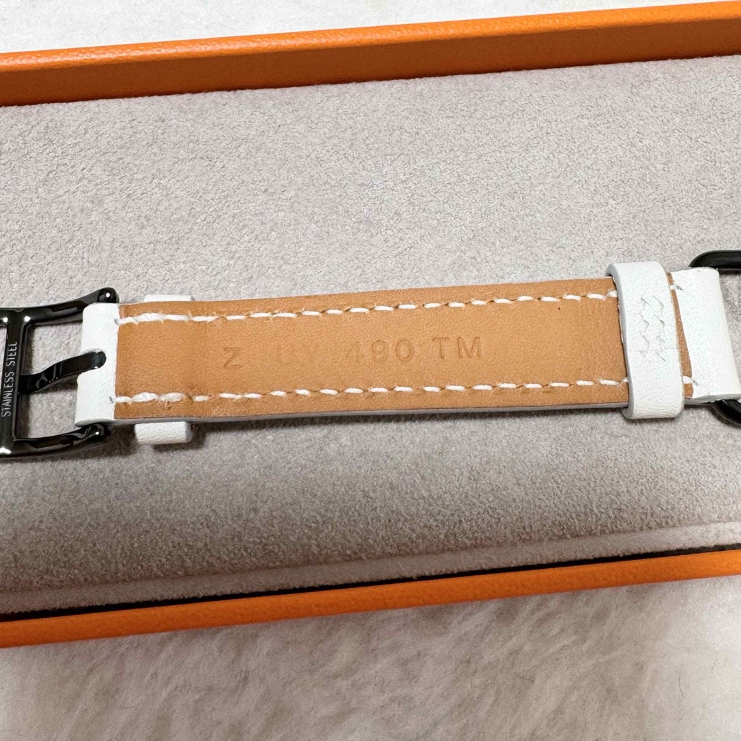 Hermes(エルメス)のもかもか様専用エルメス 超美品 Apple Watch ドゥブルトゥール レザー レディースのファッション小物(腕時計)の商品写真