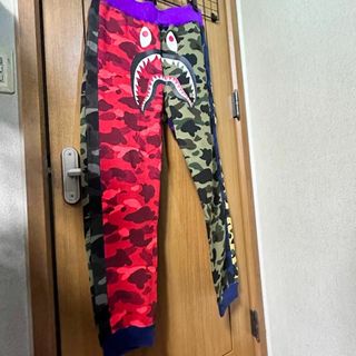 アベイシングエイプ(A BATHING APE)のbape crazy camo shark patchwork pants(その他)