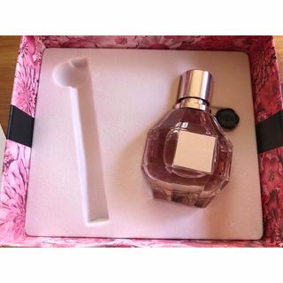 ヴィクターアンドロルフ(VIKTOR&ROLF)の新品未使用VICTOR & ROLF Flowerbomb 香水 50ml(香水(女性用))