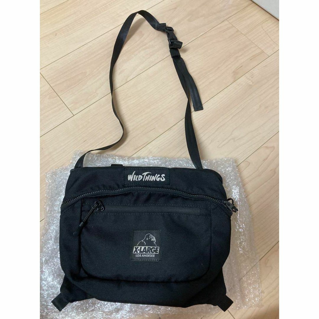 XLARGE(エクストララージ)のエクストララージロサンゼルス　ワイルドシングス　ボディーバック　黒 メンズのバッグ(ボディーバッグ)の商品写真