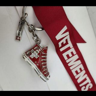 ヴェトモン(VETEMENTS)の【香港限定POPUP】Vetements キーホルダー ストラップ(キーホルダー)