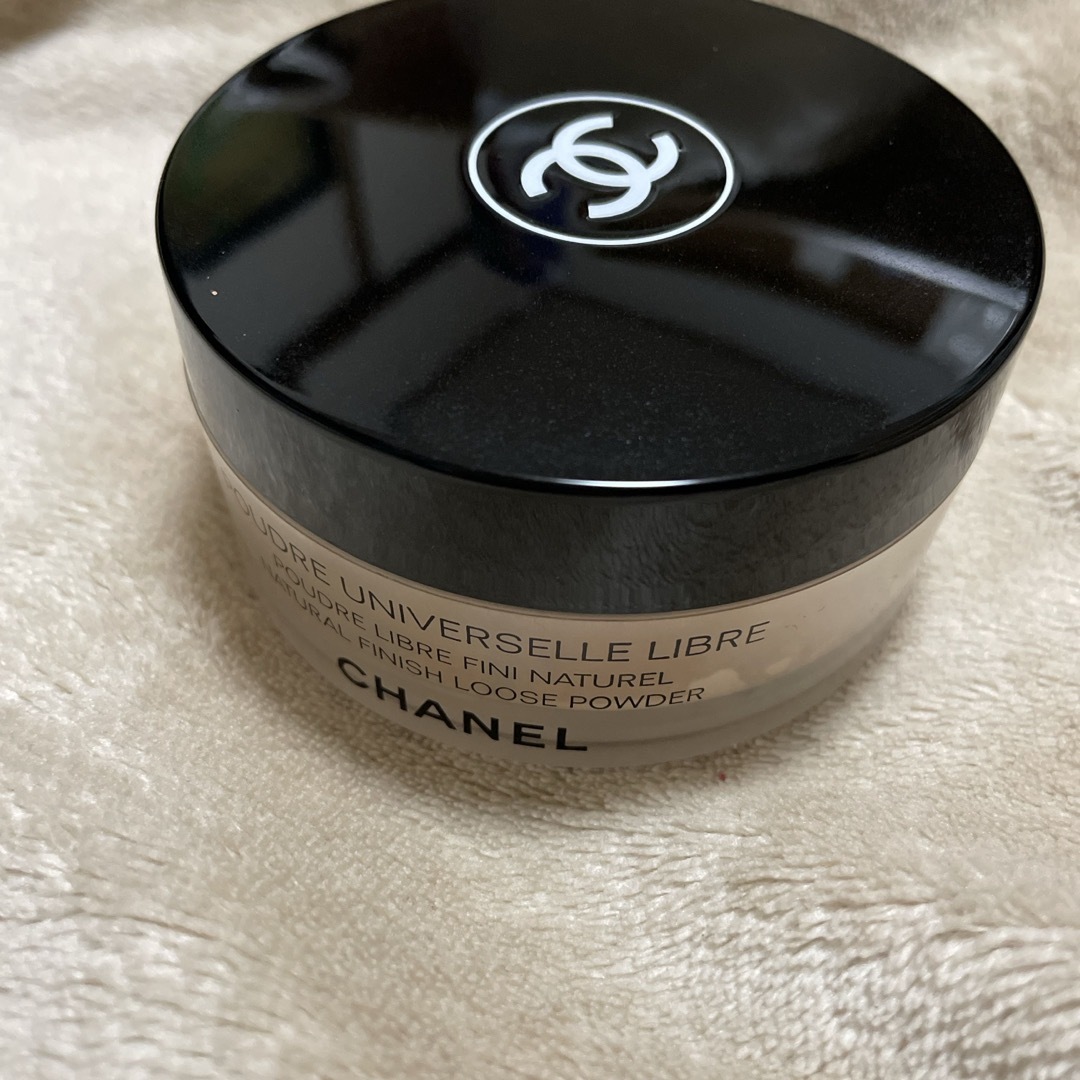 CHANEL(シャネル)のシャネル プードゥル ユニヴェルセル リーブル N 20 30g コスメ/美容のベースメイク/化粧品(フェイスパウダー)の商品写真