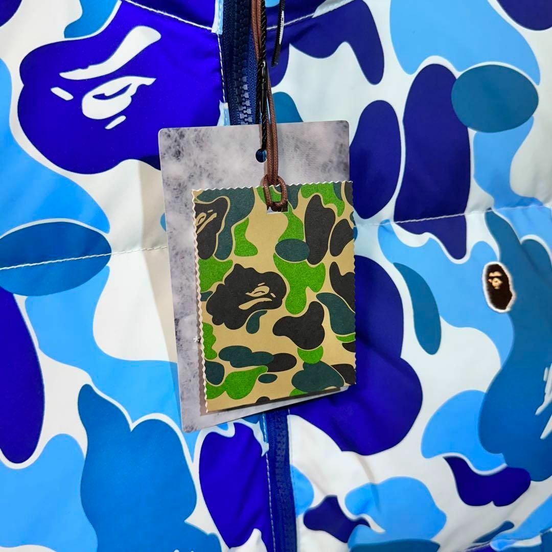 A BATHING APE(アベイシングエイプ)のリバーシブル　Bape ABCcamoダウンベスト メンズのジャケット/アウター(ダウンベスト)の商品写真