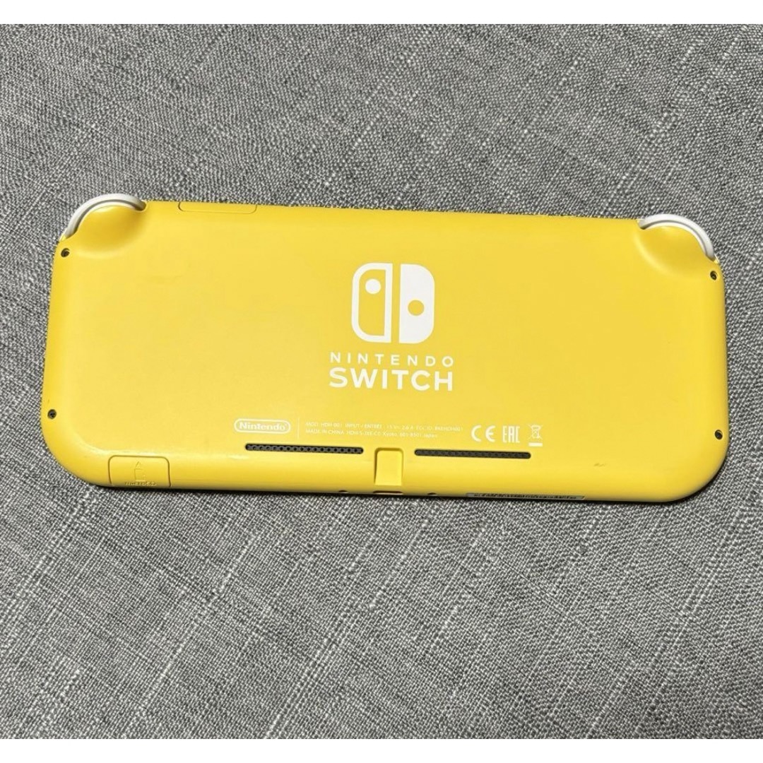 Nintendo Switch(ニンテンドースイッチ)のSwitchlightイエロー エンタメ/ホビーのゲームソフト/ゲーム機本体(携帯用ゲーム機本体)の商品写真
