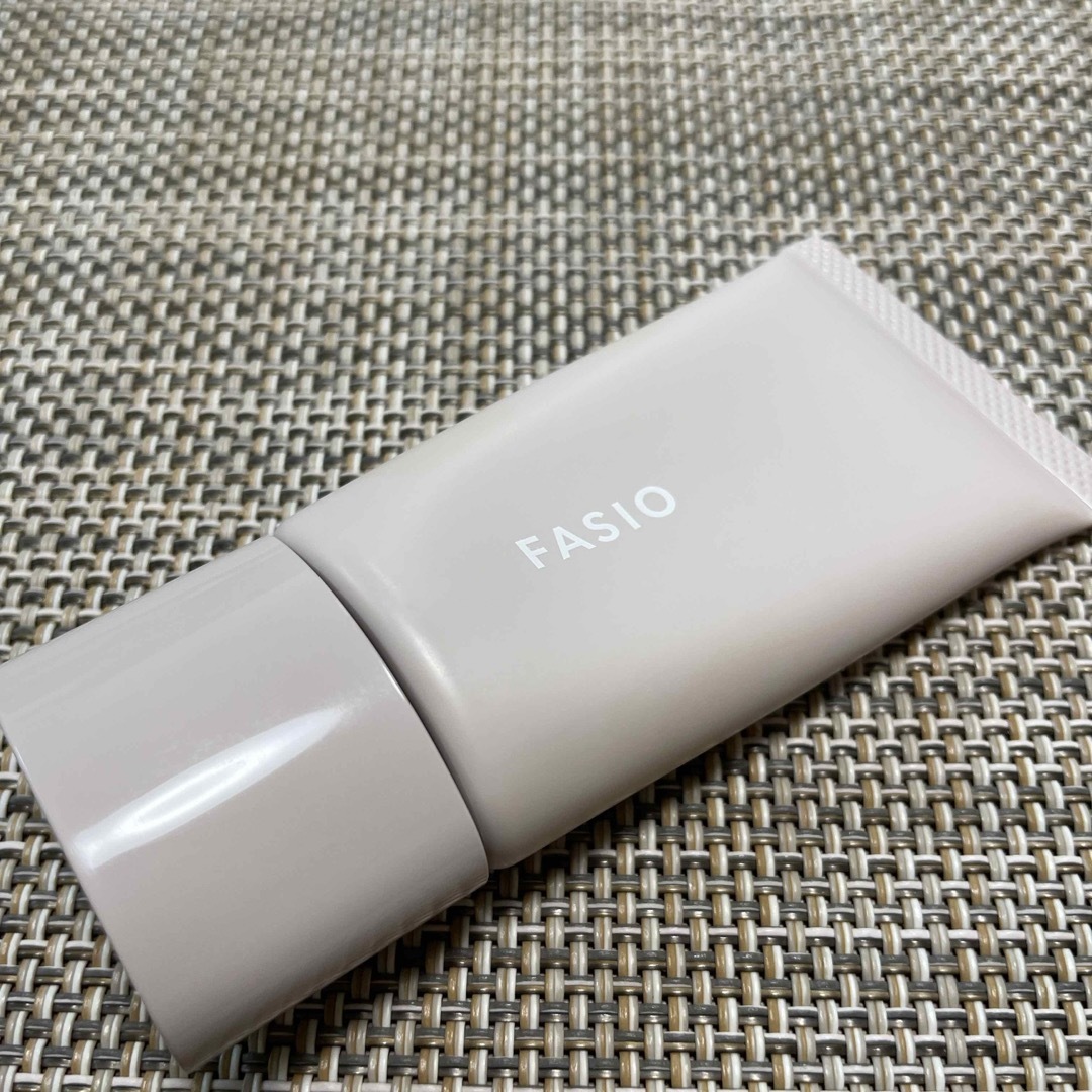 Fasio(ファシオ)のファシオ　エアリーステイ　BBティント　モイスト コスメ/美容のベースメイク/化粧品(BBクリーム)の商品写真