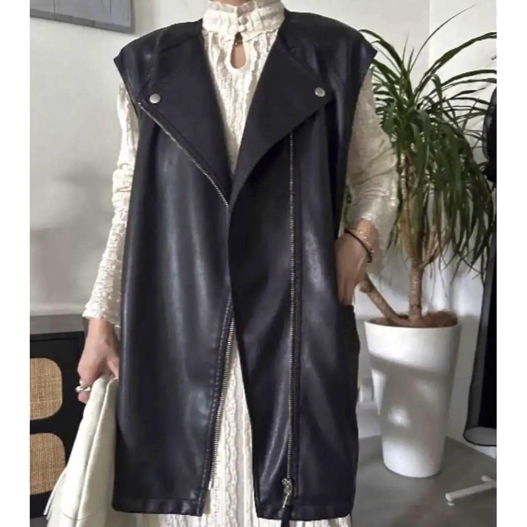 Ameri VINTAGE - RIDERS FAKE LEATHER VEST JACKET ブラックの通販 by Ameri VINTAGE - RIDERS FAKE LEATHER VEST JACKET ブラックの通販 by