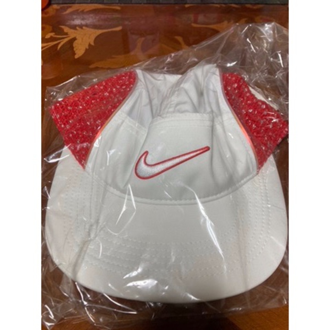 Supreme(シュプリーム)のSupreme Nike Bouclé Running Hat メンズの帽子(キャップ)の商品写真