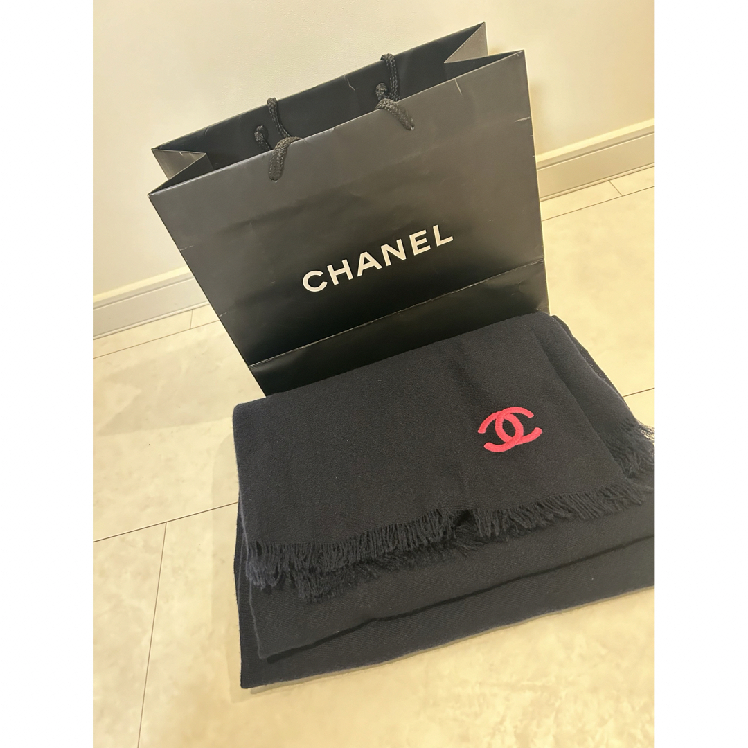 CHANEL(シャネル)のCHANEL シャネル　ロゴ　マフラー　大判ストール レディースのファッション小物(マフラー/ショール)の商品写真
