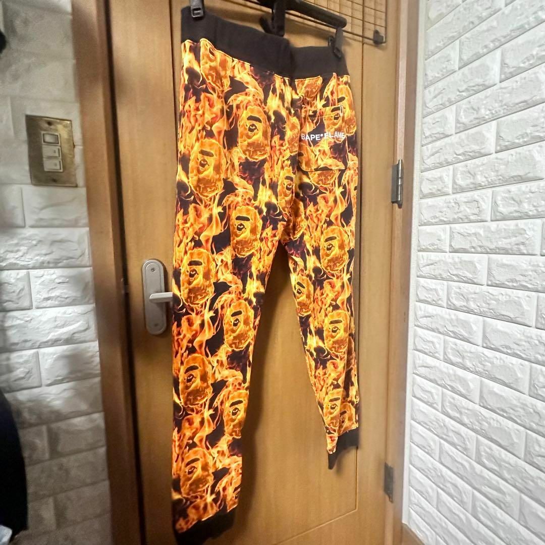 A BATHING APE(アベイシングエイプ)のBape FLAME sweat pants メンズのパンツ(その他)の商品写真