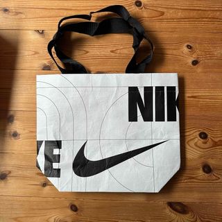 ナイキ(NIKE)のナイキ ショップバッグ ショッパー 紙袋 ランチ/サブバッグ エコバッグ 【S】(ショップ袋)