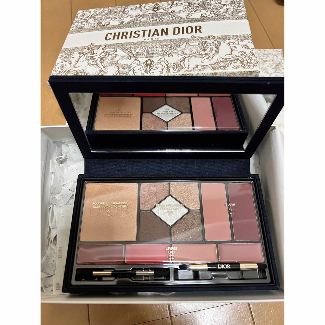 Dior(ディオール)のDior クリスマスコフレ2023 コスメ/美容のキット/セット(コフレ/メイクアップセット)の商品写真