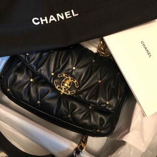 シャネル(CHANEL)のCHANELシャネル19バック☆レア希少商品☆(ショルダーバッグ)