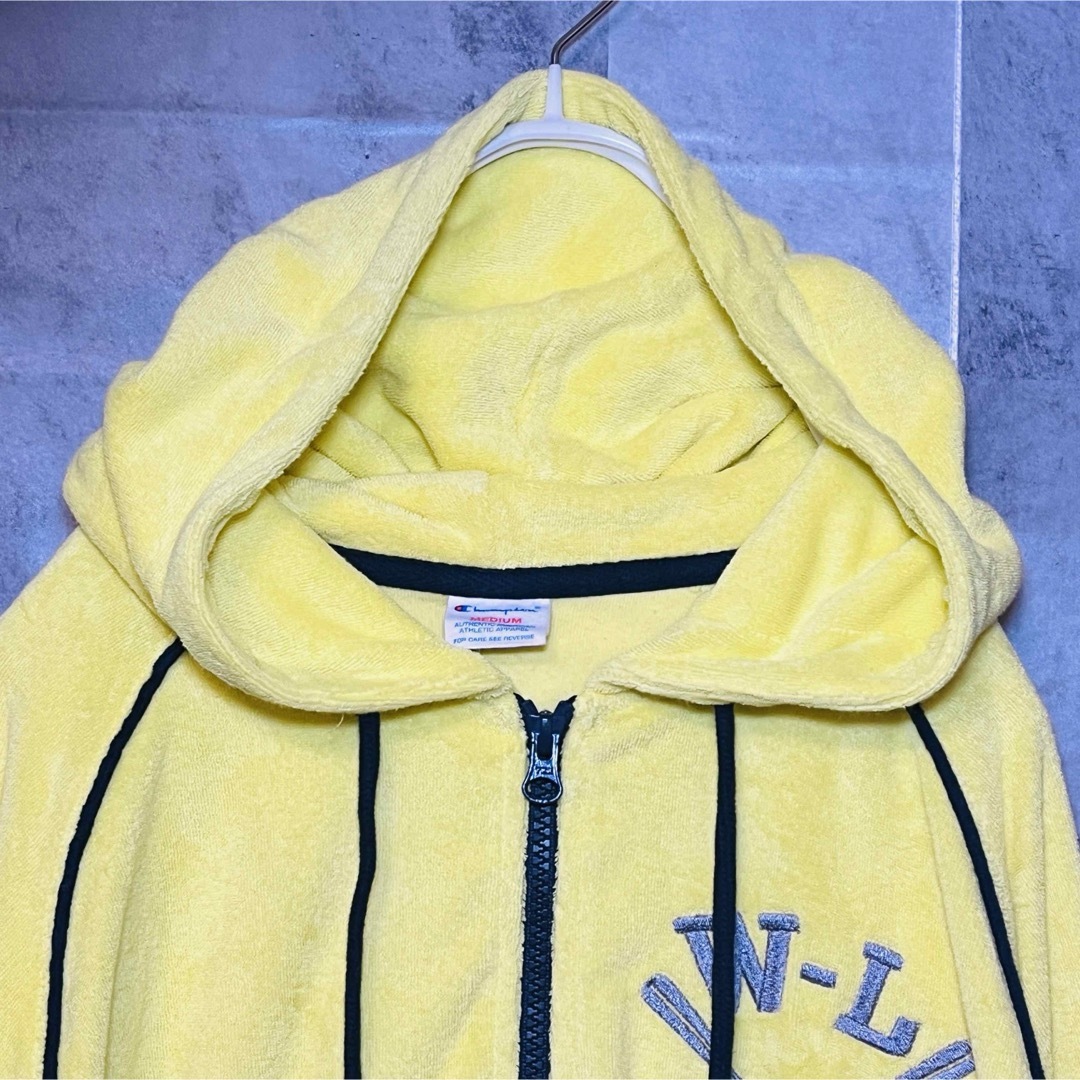 Champion(チャンピオン)のチャンピオンパーカータオル生地　ジップアップ　M イエロー メンズのトップス(パーカー)の商品写真