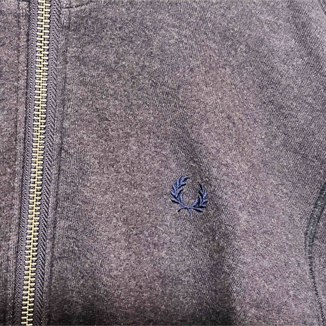 FRED PERRY(フレッドペリー)のフレッドペリーパーカー　S グレー　薄手　ジップアップ　チェック柄 メンズのトップス(パーカー)の商品写真