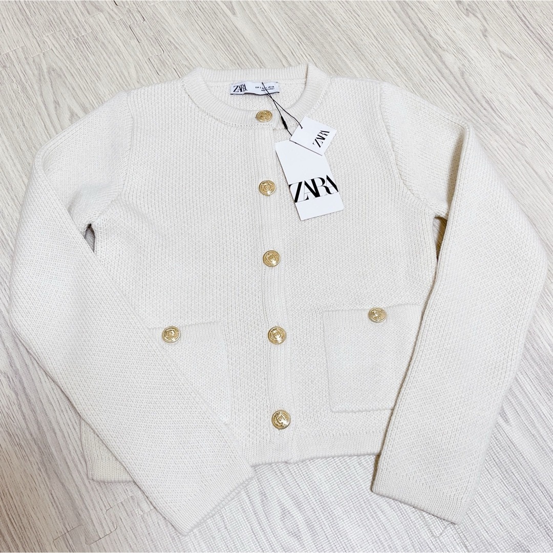 ZARA(ザラ)のZARA/ゴールドボタンニットカーディガンＭ【新品】 PLST anuans レディースのトップス(カーディガン)の商品写真