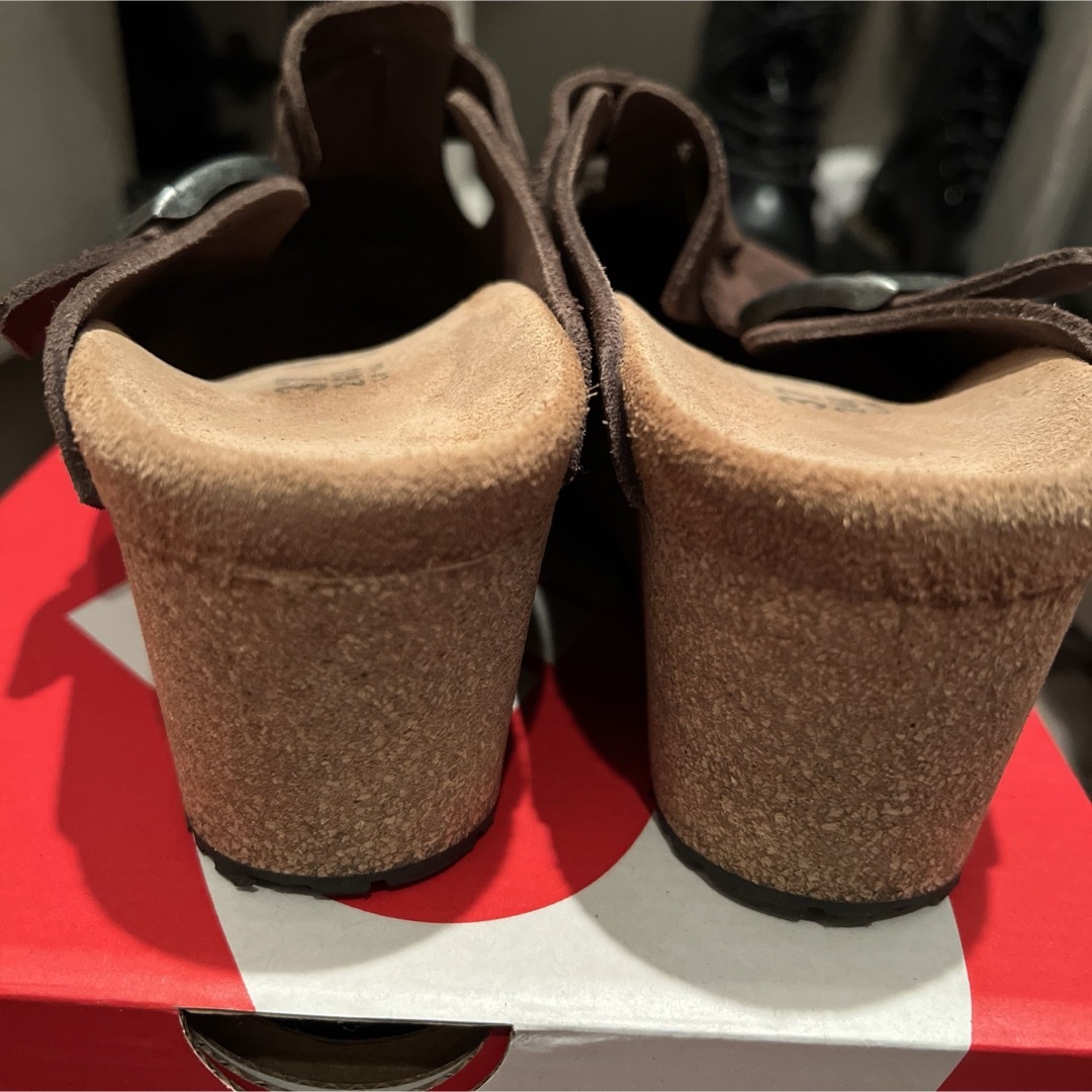 BIRKENSTOCK(ビルケンシュトック)のビルケンシュトック　ファニー　24cm  スエード　ブラウン レディースの靴/シューズ(スリッポン/モカシン)の商品写真