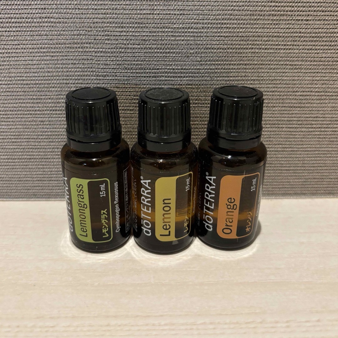 doTERRA(ドテラ)の新品未開封　ドテラオイル3本（オレンジ、レモン、レモングラス） コスメ/美容のリラクゼーション(アロマオイル)の商品写真