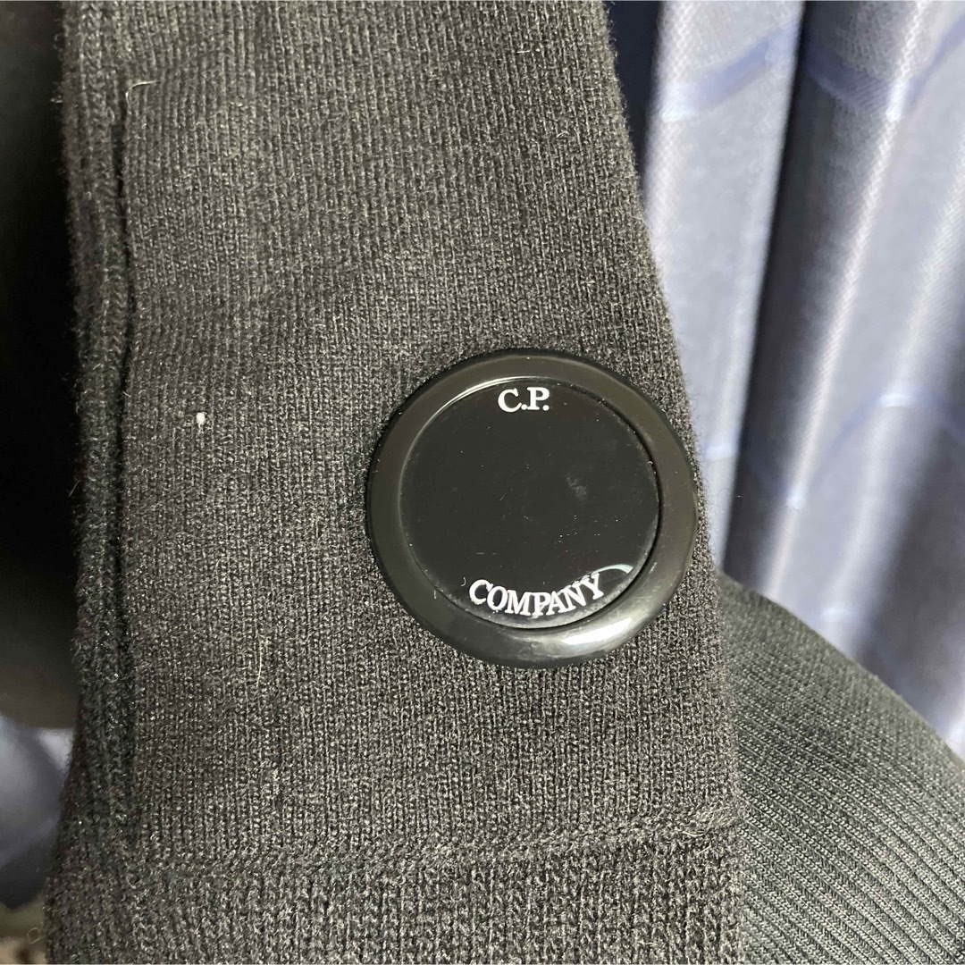 C.P. Company(シーピーカンパニー)のC.P.Companyレンズディテール フルジップニット メンズのトップス(ニット/セーター)の商品写真