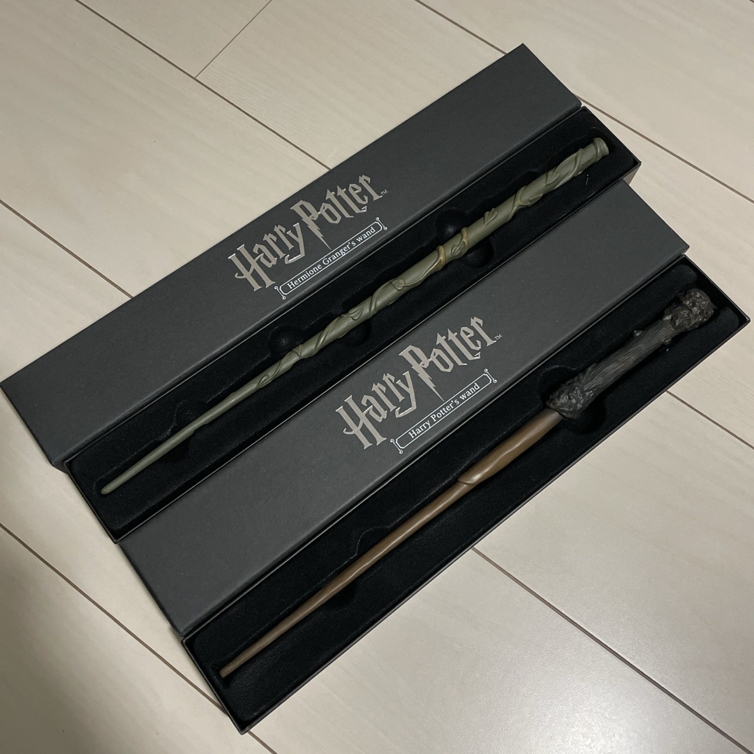 ハリーポッター★魔法の杖2本セット エンタメ/ホビーのコスプレ(小道具)の商品写真