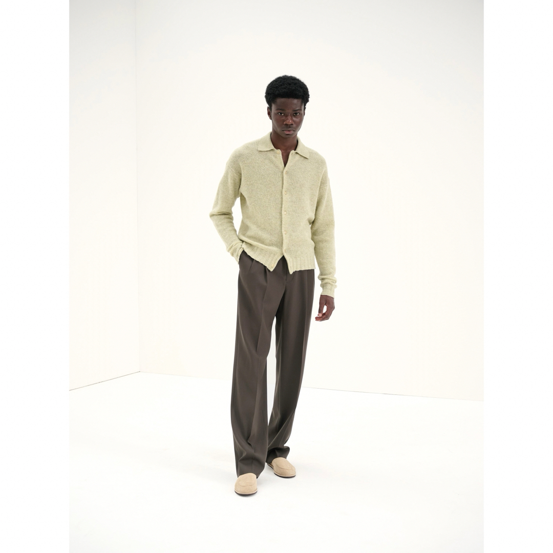 LIGHT WOOL MAX GABARDINE TWO-TUCK SLACKSシルエットストレート LIGHT WOOL MAX GABARDINE TWO-TUCK SLACKSシルエットストレート