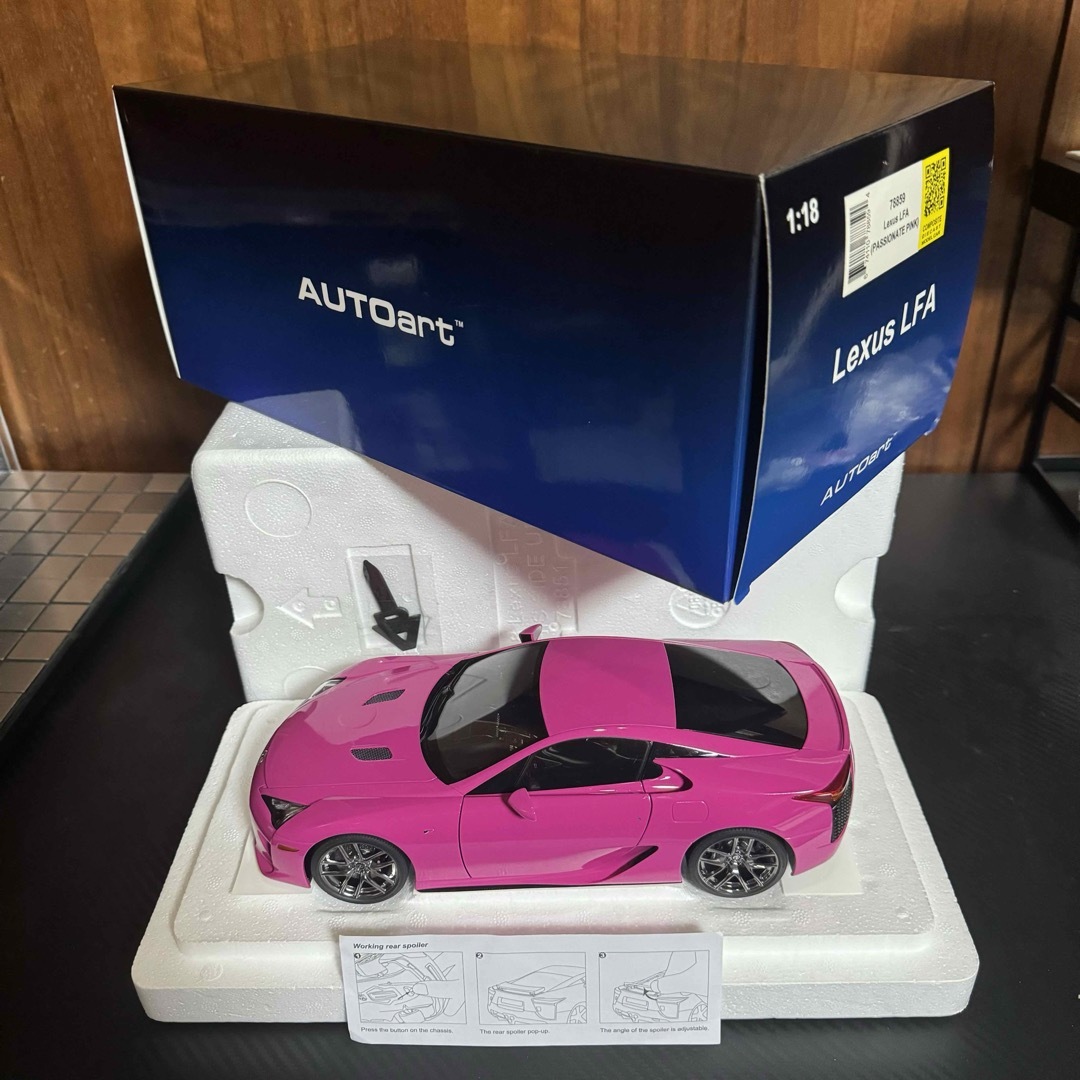 AUTOart(オートアート)の未展示品オートアート 1/18 レクサス LFA PASSIONATE PINK エンタメ/ホビーのおもちゃ/ぬいぐるみ(ミニカー)の商品写真